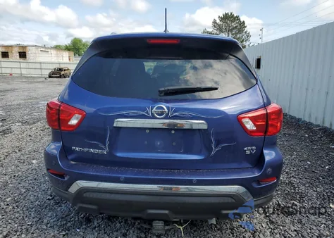 2018 Nissan Pathfinder S z USA, uszkodzony, nr VIN 5N1DR2MM1JC663542